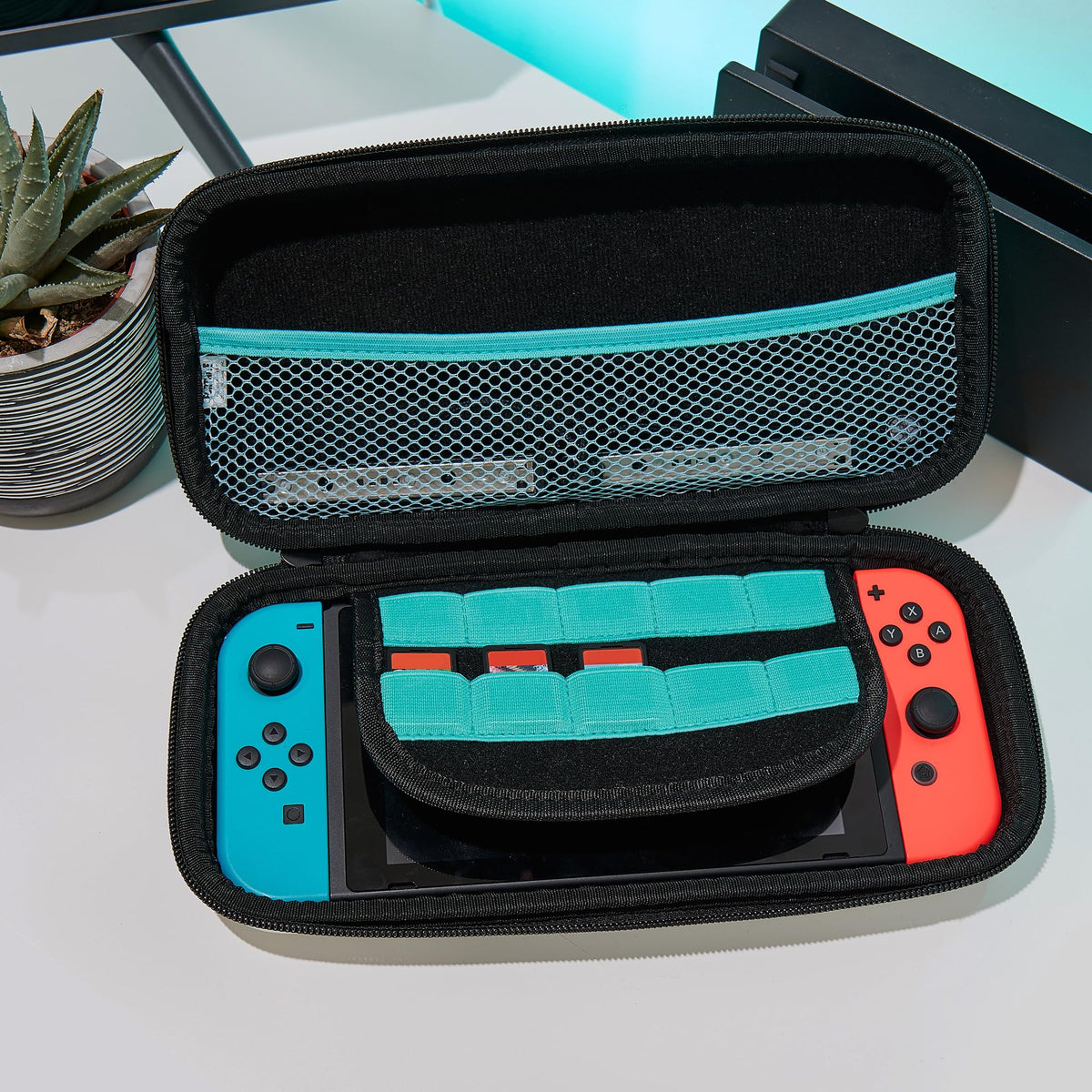 Hard Shell Travel Case for Nintendo Switch and OLED Model M729